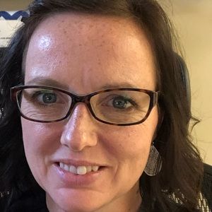 Meet your Posher, Elaine